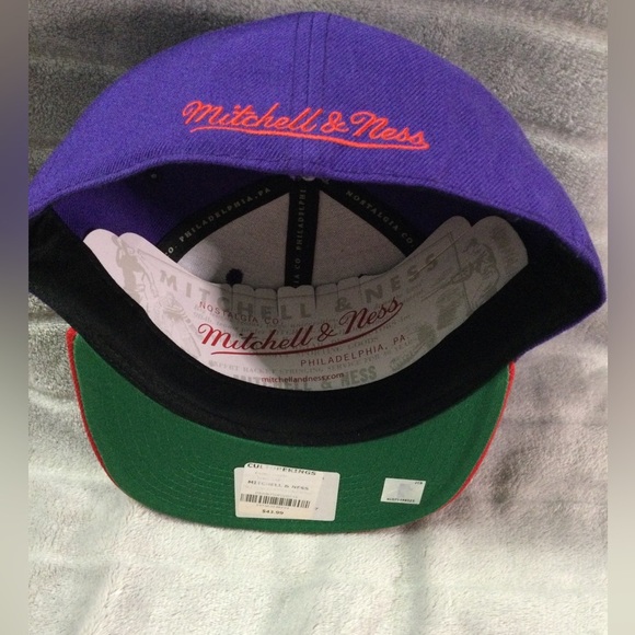 Mitchell & Ness Toronto Raptors Purple and Red Fitted Hat Size 7 1/8 - Picture 8 of 9